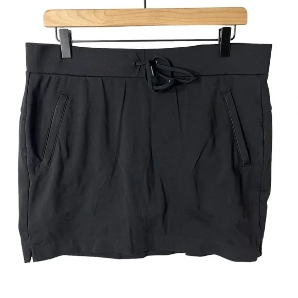 Athleta Modern Metro Skort Black Size Medium Adventure Travel Style 210258 - Picture 2 of 7